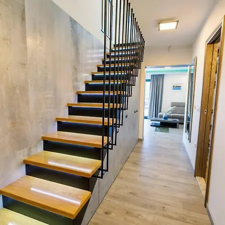 Vakantiehuis Luxury Stocia With Swimming Pool, Sauna And Jacuzzi In A Peaceful Location In *