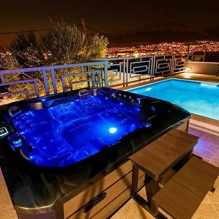 Luxury Stocia With Swimming Pool, Sauna And Jacuzzi In A Peaceful Location In * Split