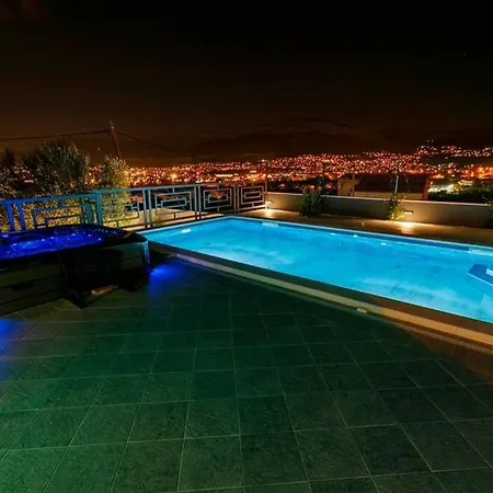 Luxury Stocia With Swimming Pool, Sauna And Jacuzzi In A Peaceful Location In * Split