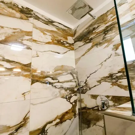 Vakantiehuis Luxury Stocia With Swimming Pool, Sauna And Jacuzzi In A Peaceful Location In Split