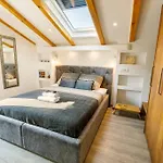 Luxury Stocia With Swimming Pool, Sauna And Jacuzzi In A Peaceful Location In Vikendica