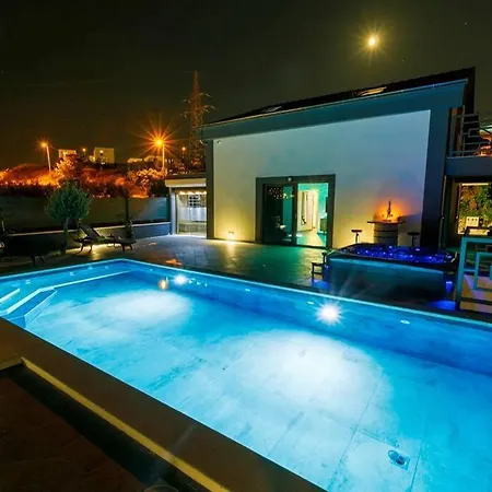 Luxury Stocia With Swimming Pool, Sauna And Jacuzzi In A Peaceful Location In Holiday home Split