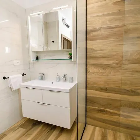 Luxury Stocia With Swimming Pool, Sauna And Jacuzzi In A Peaceful Location In * Split