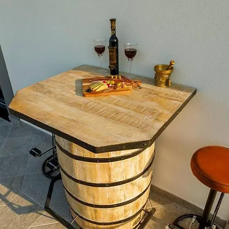 Luxury Stocia With Swimming Pool, Sauna And Jacuzzi In A Peaceful Location In * Split