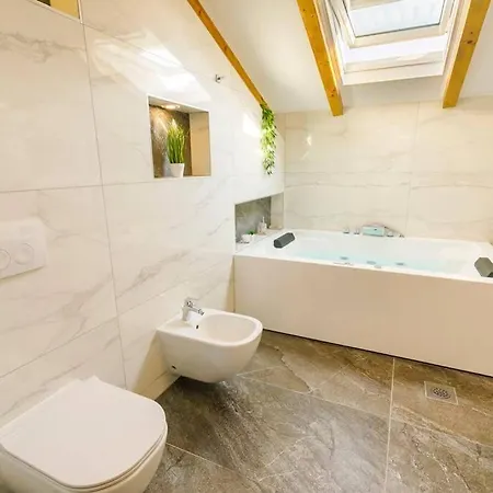 Luxury Stocia With Swimming Pool, Sauna And Jacuzzi In A Peaceful Location In Split