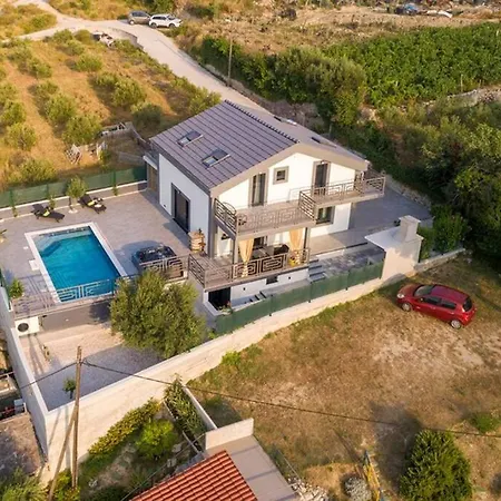Luxury Stocia With Swimming Pool, Sauna And Jacuzzi In A Peaceful Location In Holiday home *