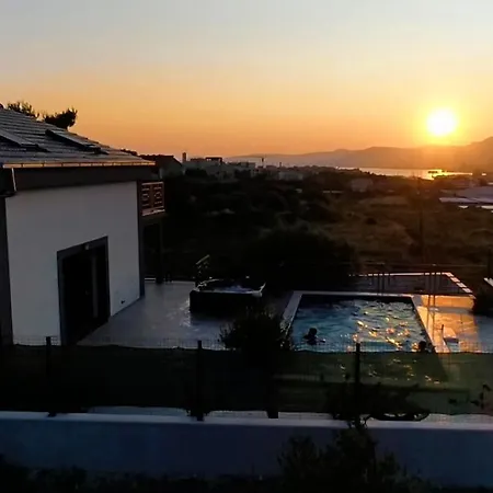 Luxury Stocia With Swimming Pool, Sauna And Jacuzzi In A Peaceful Location In Holiday home Split