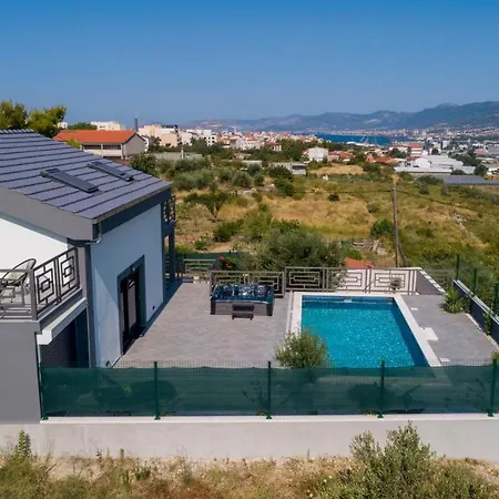 Luxury Stocia With Swimming Pool, Sauna And Jacuzzi In A Peaceful Location In Holiday home