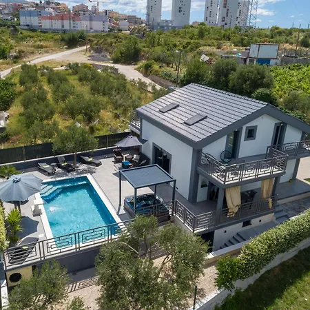 Holiday home Luxury Stocia With Swimming Pool, Sauna And Jacuzzi In A Peaceful Location In Split