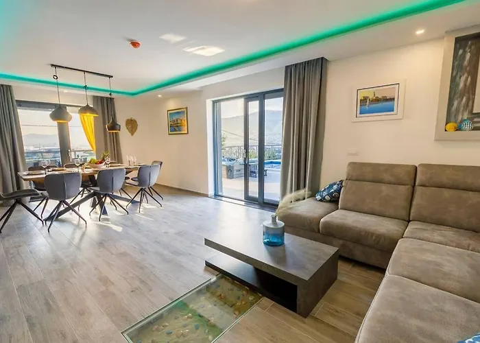 Luxury Stocia With Swimming Pool, Sauna And Jacuzzi In A Peaceful Location In Dom wakacyjny *