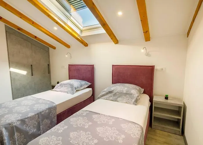 Luxury Stocia With Swimming Pool, Sauna And Jacuzzi In A Peaceful Location In *