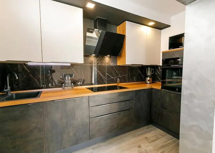 Luxury Stocia With Swimming Pool, Sauna And Jacuzzi In A Peaceful Location In Σπίτι διακοπών *