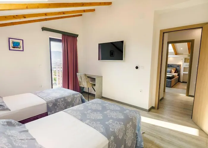 Luxury Stocia With Swimming Pool, Sauna And Jacuzzi In A Peaceful Location In Dom wakacyjny *