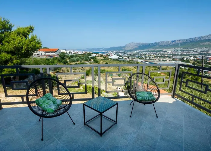 Luxury Stocia With Swimming Pool, Sauna And Jacuzzi In A Peaceful Location In