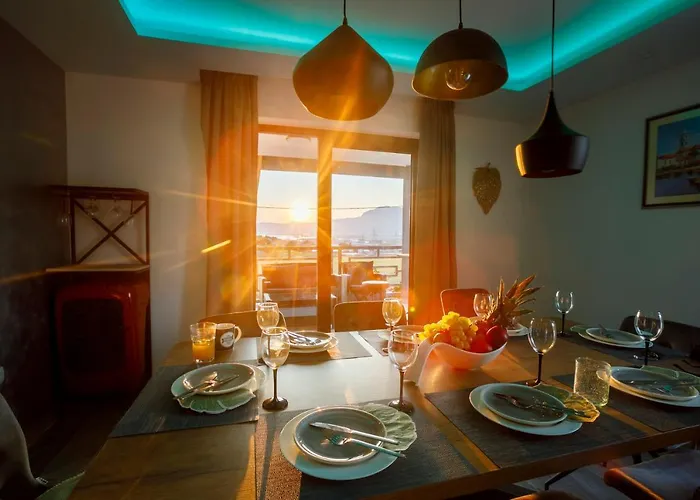 Luxury Stocia With Swimming Pool, Sauna And Jacuzzi In A Peaceful Location In * Split