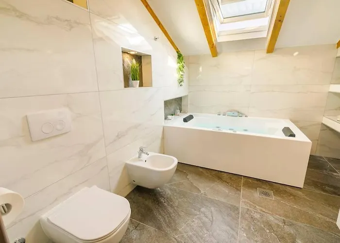 Luxury Stocia With Swimming Pool, Sauna And Jacuzzi In A Peaceful Location In Split