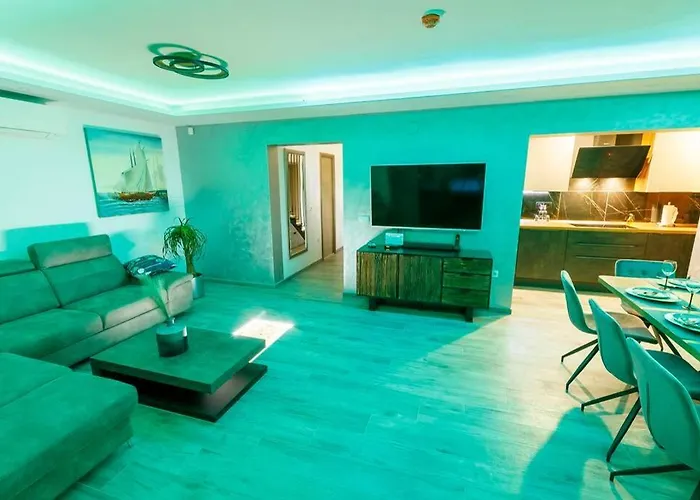 Dom wakacyjny Luxury Stocia With Swimming Pool, Sauna And Jacuzzi In A Peaceful Location In