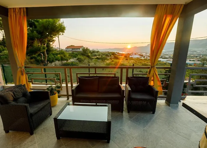 Luxury Stocia With Swimming Pool, Sauna And Jacuzzi In A Peaceful Location In Σπίτι διακοπών *