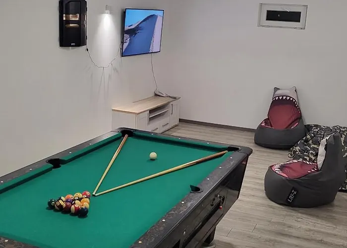 Dom wakacyjny Luxury Stocia With Swimming Pool, Sauna And Jacuzzi In A Peaceful Location In *