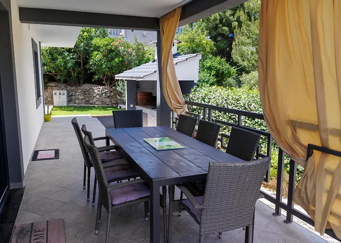 Σπίτι διακοπών Luxury Stocia With Swimming Pool, Sauna And Jacuzzi In A Peaceful Location In *