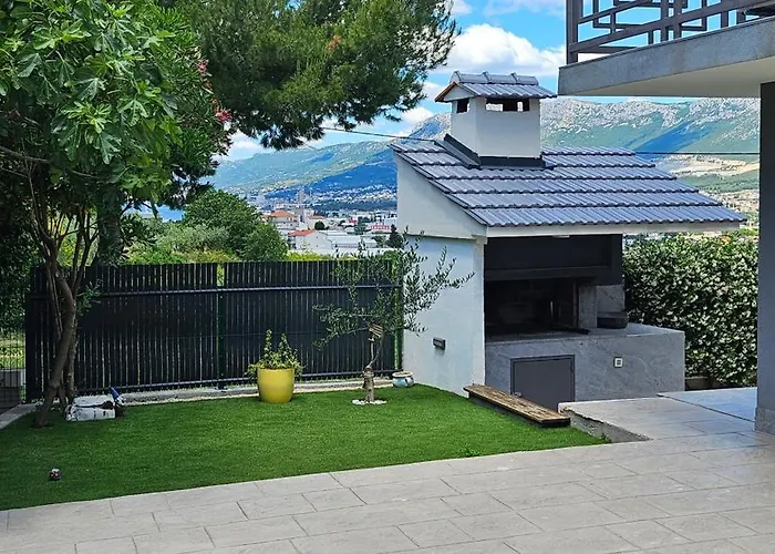 Luxury Stocia With Swimming Pool, Sauna And Jacuzzi In A Peaceful Location In Σπίτι διακοπών *