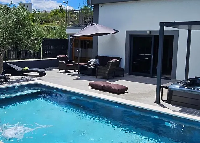 Σπίτι διακοπών Luxury Stocia With Swimming Pool, Sauna And Jacuzzi In A Peaceful Location In *