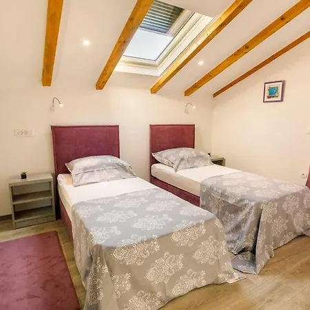 Luxury Stocia With Swimming Pool, Sauna And Jacuzzi In A Peaceful Location In * Split