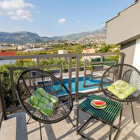 Luxury Stocia With Swimming Pool, Sauna And Jacuzzi In A Peaceful Location In Split