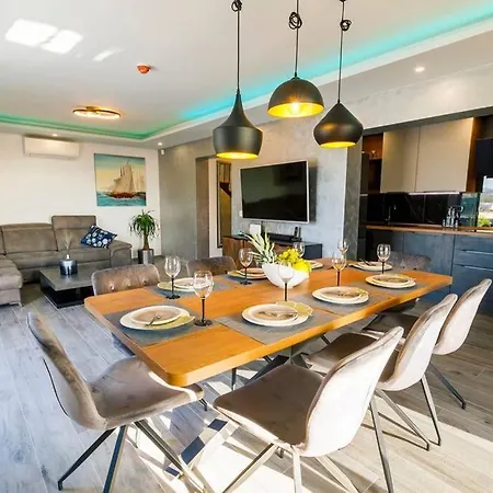 Luxury Stocia With Swimming Pool, Sauna And Jacuzzi In A Peaceful Location In Split