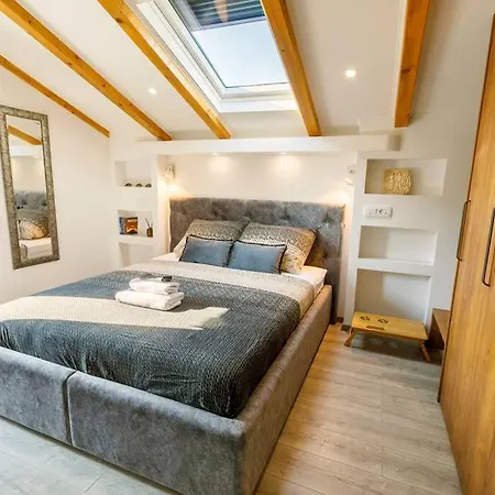 Luxury Stocia With Swimming Pool, Sauna And Jacuzzi In A Peaceful Location In Semesterbostad
